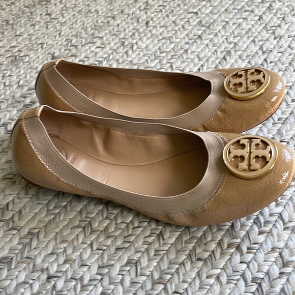 Tory Burch nude flats EUC - Picture 2 of 4